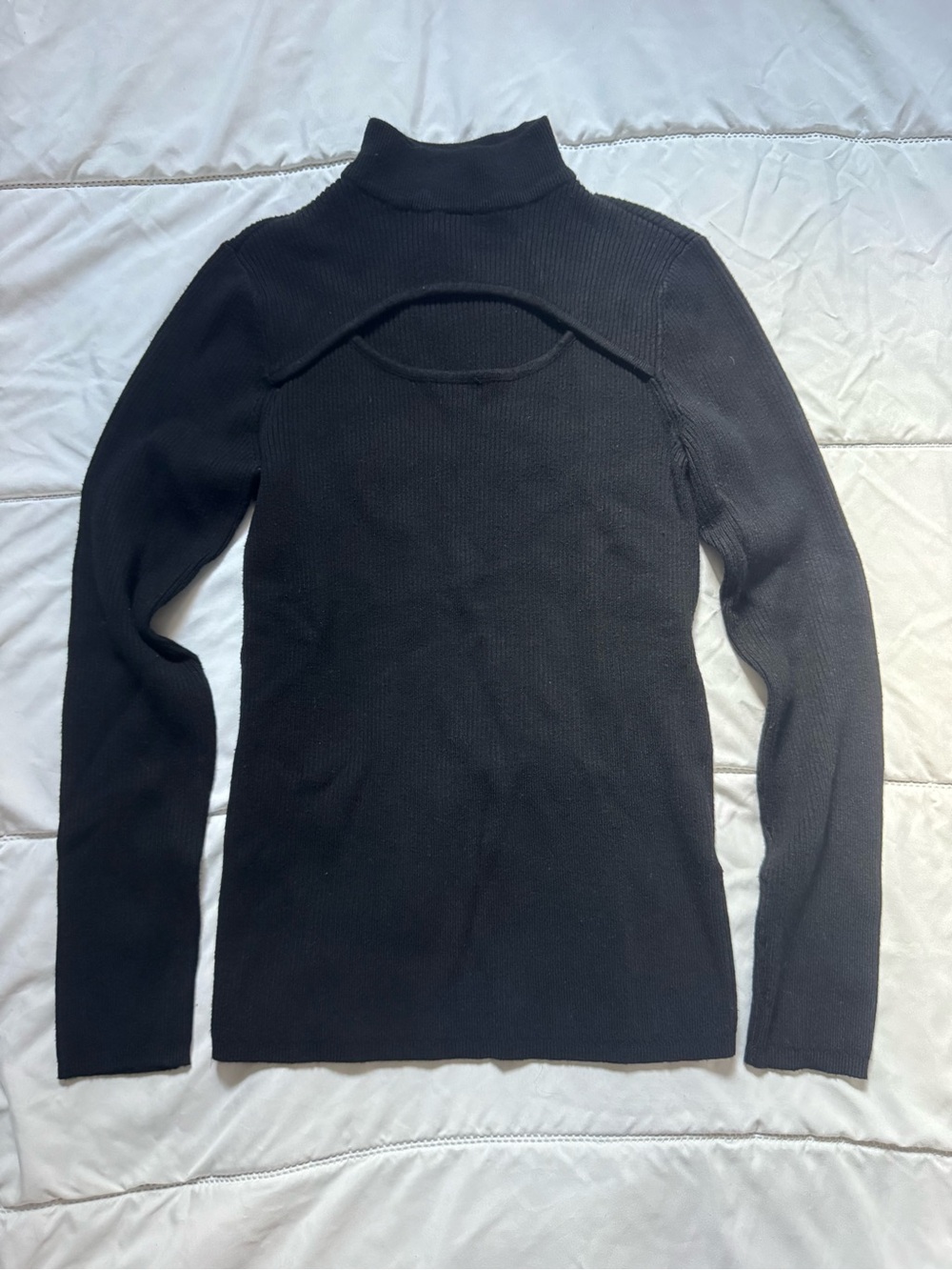 Black Women's Cutout Mock Neck Sweater 🤍🖤